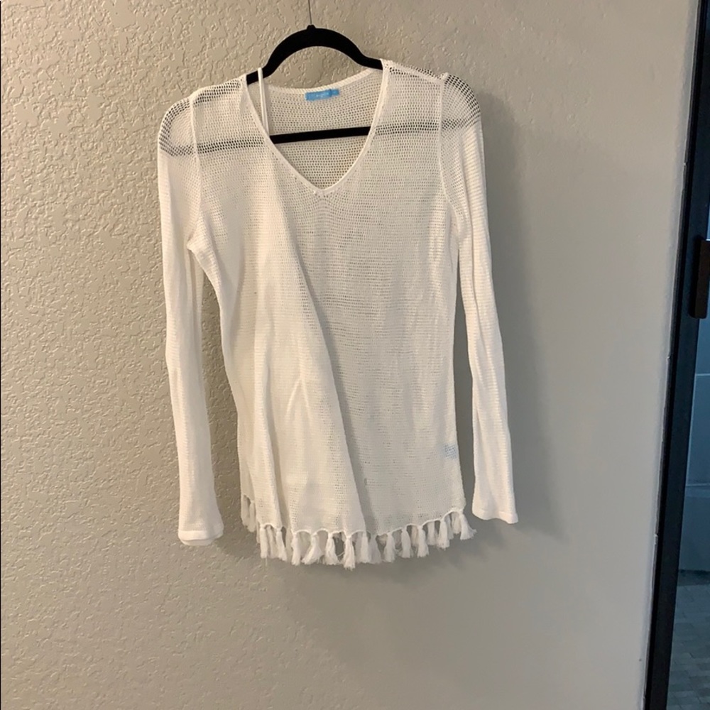 J McLaughlin white shirt with tank top